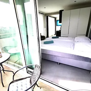 Hh 01 By Rockchair - Superhost Status - Modernes Mit Sonnigem Balkon & Premium Boxspringbetten In Winterhude - Geheimtipp , Hamburg Deutschland